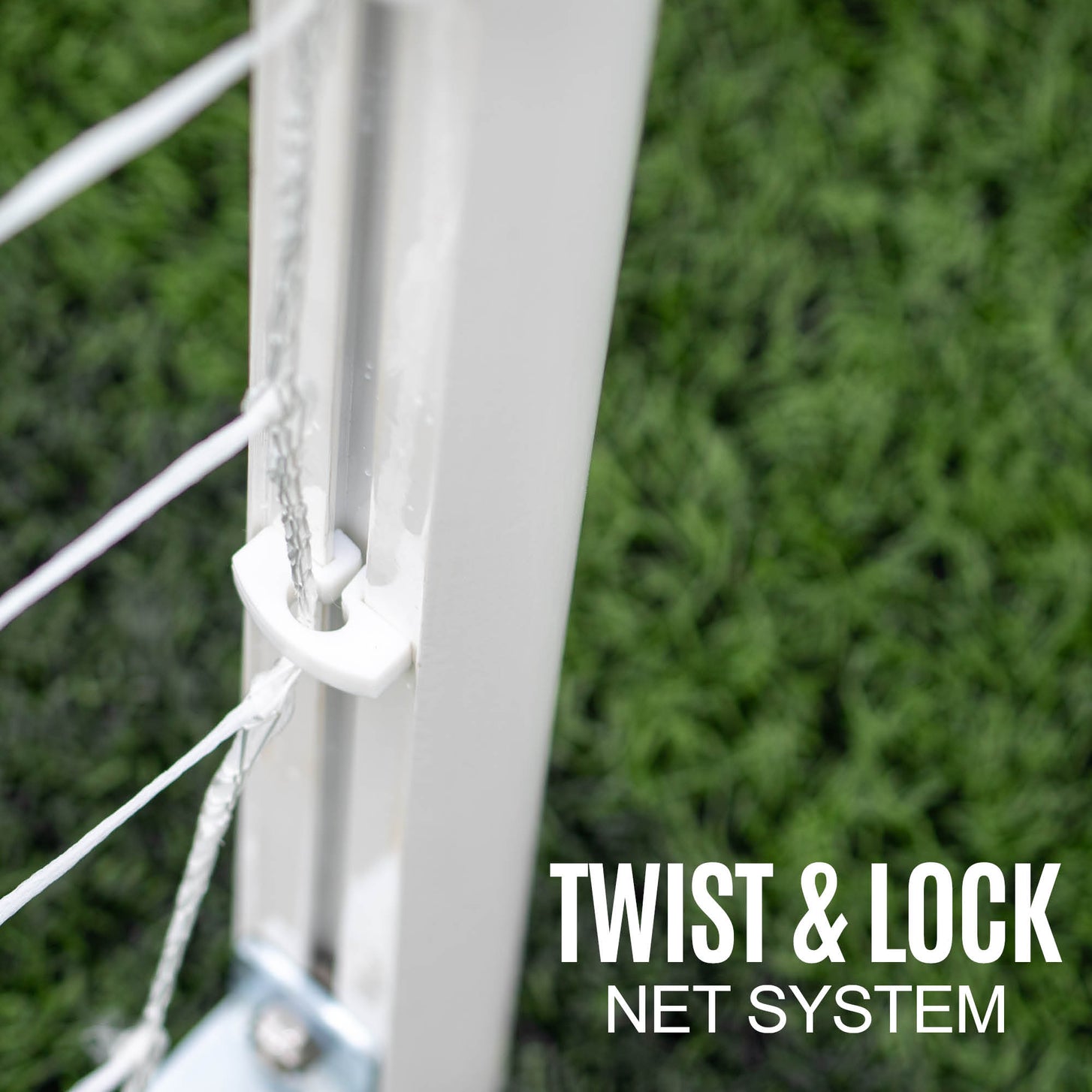 PRO ALU Match60 8x5' post close up with a white clip holding the net cord, with the text "Twist & lock net system".
